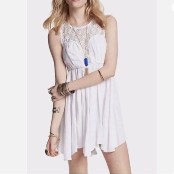 Free People White Lace Crochet Neckline Fiesta Mini Flowy dress size medium - Picture 4 of 16